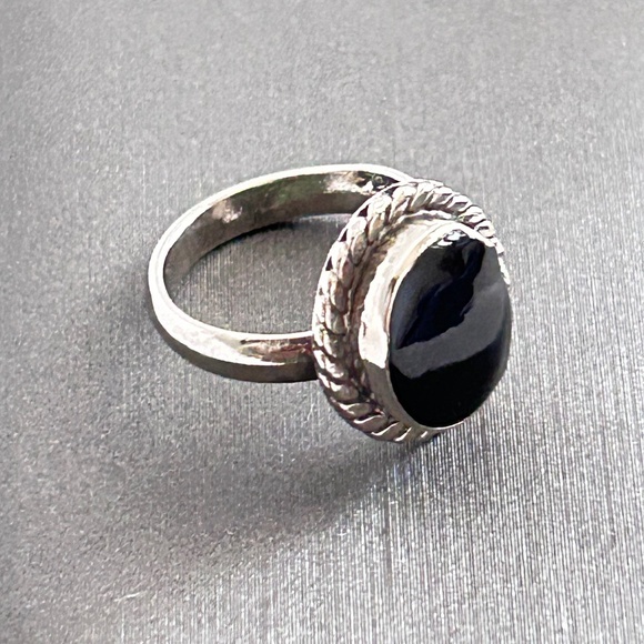 925 Sterling Silver Ring  Black Onyx Stone Size 2 Signed Hecho en Mexico - Picture 1 of 6